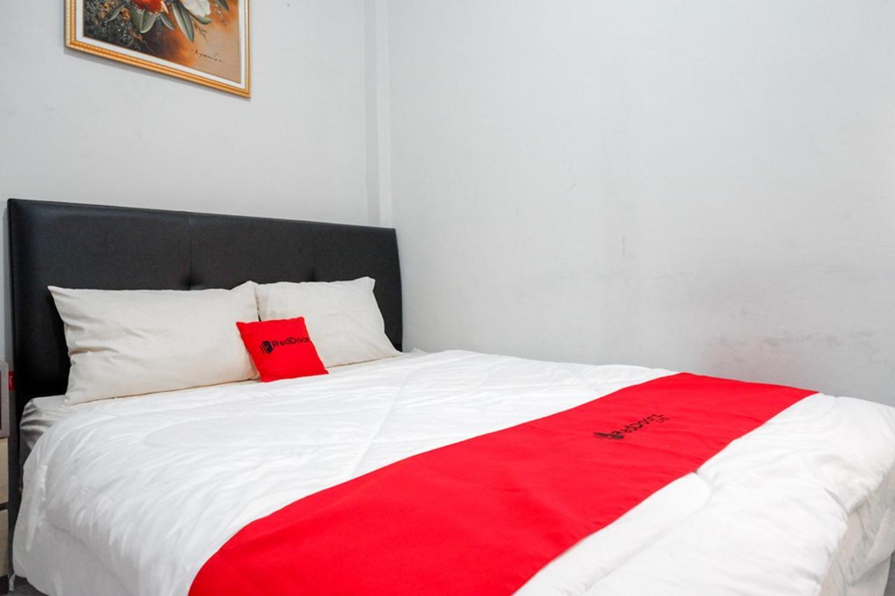 Reddoorz Near Jalan Adi Sucipto Solo Ξενοδοχείο Εξωτερικό φωτογραφία