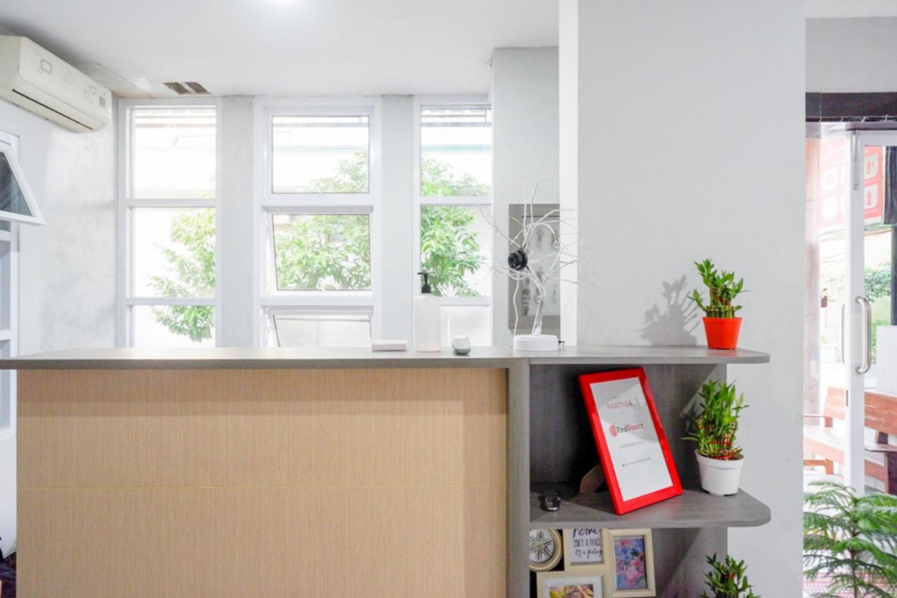 Reddoorz Near Jalan Adi Sucipto Solo Ξενοδοχείο Εξωτερικό φωτογραφία