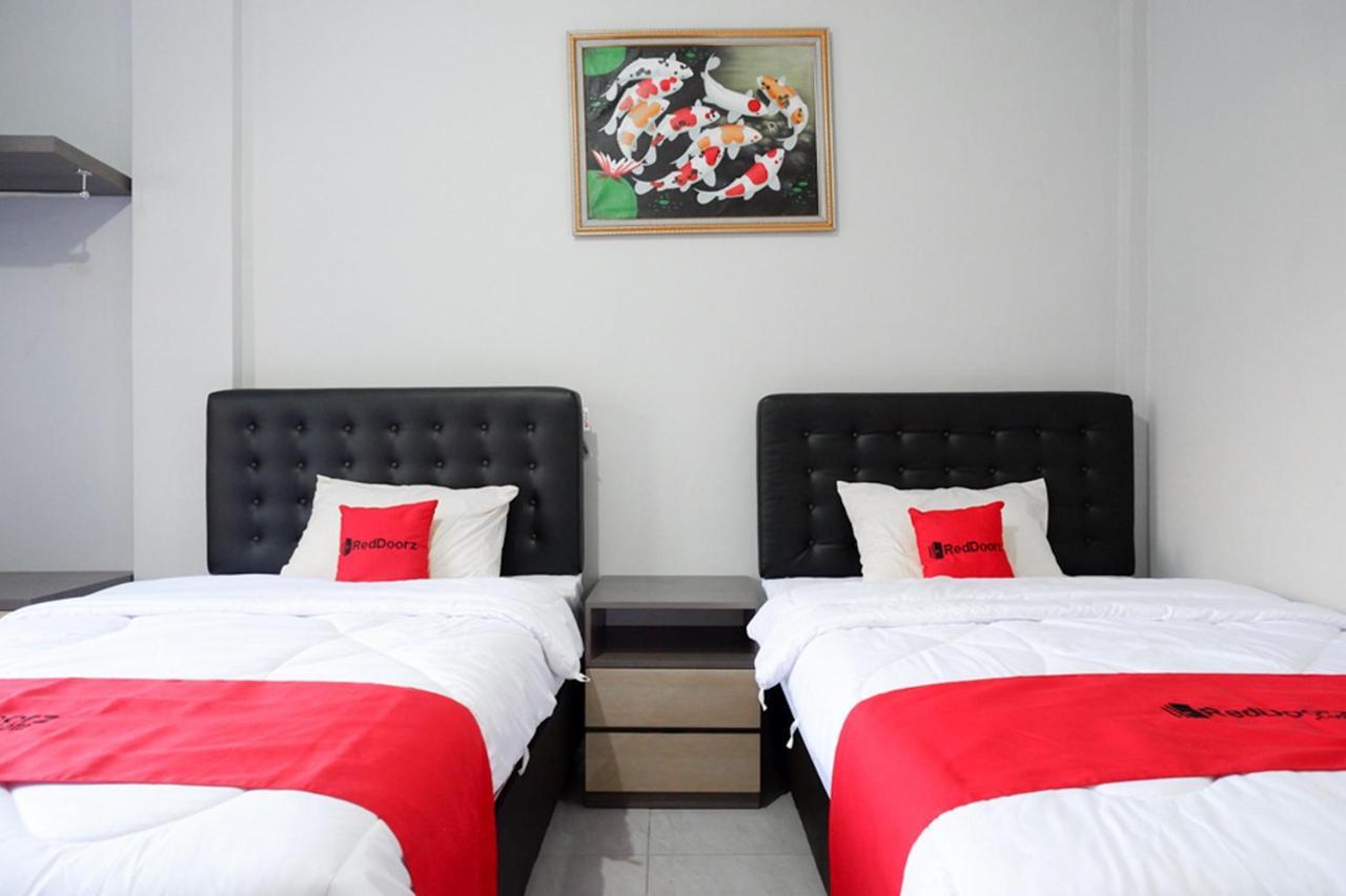 Reddoorz Near Jalan Adi Sucipto Solo Ξενοδοχείο Εξωτερικό φωτογραφία