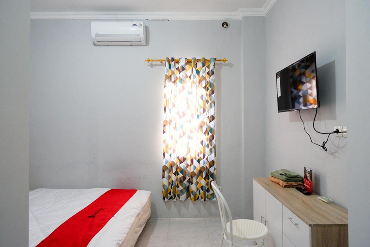 Reddoorz Near Jalan Adi Sucipto Solo Ξενοδοχείο Εξωτερικό φωτογραφία