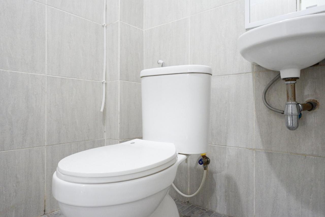 Reddoorz Near Jalan Adi Sucipto Solo Ξενοδοχείο Εξωτερικό φωτογραφία
