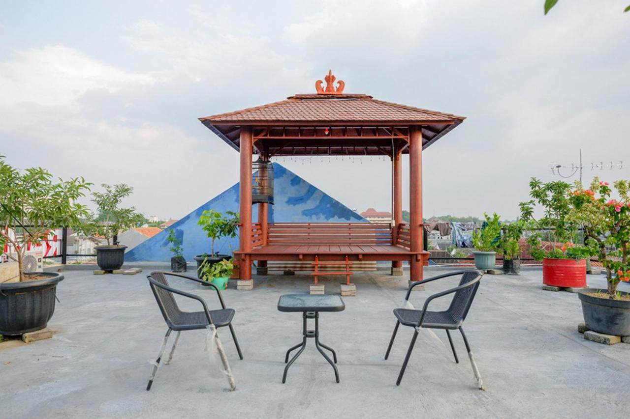 Reddoorz Near Jalan Adi Sucipto Solo Ξενοδοχείο Εξωτερικό φωτογραφία