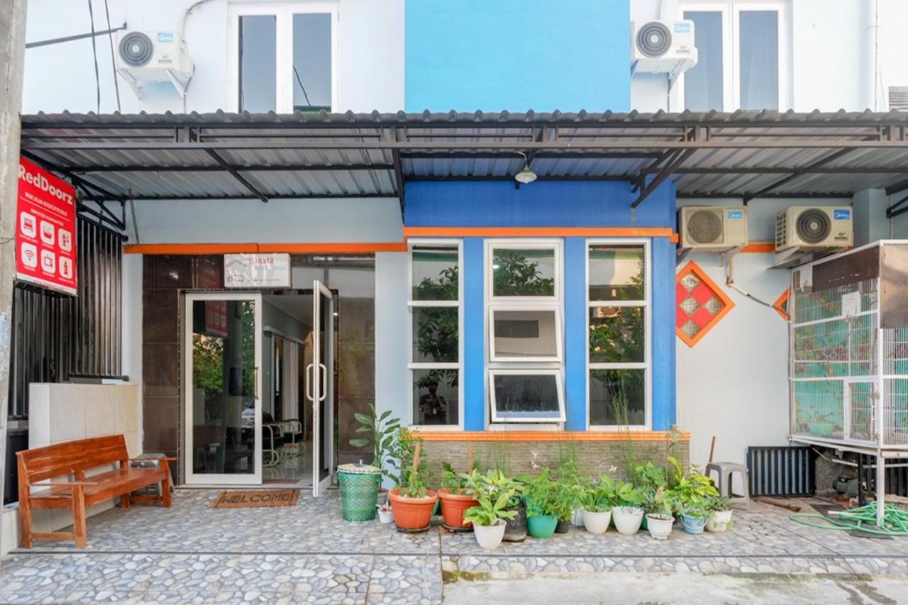 Reddoorz Near Jalan Adi Sucipto Solo Ξενοδοχείο Εξωτερικό φωτογραφία